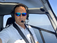Logo La tête dans les nuages avec William, Pilote Professionnel d’Hélicoptère, et instructeur en vol sur la Côte d’Azur !