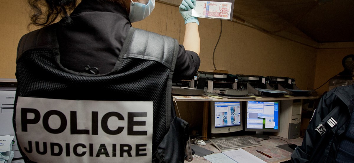 Logo Policier judiciaire, Régis témoigne : « Je viens d’un quartier difficile et j’avais une mauvaise image de la Police. Et pourtant, j’y travaille depuis 20 ans. »