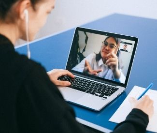 Logo Métiers du numérique pour les filles : rejoins les Intrépides de la Tech !