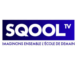 Logo Christelle Meslé-Génin sur le plateau de SQOOL TV