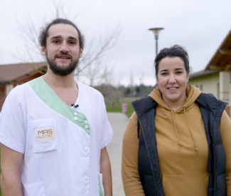 Logo Métier d’aide-soignant : rencontre inspirante avec Amandine et Yohan