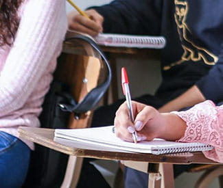 Logo BTS ou Licence : comment choisir sa voie après le Bac ?