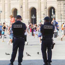 Policier en brigade des stupéfiants